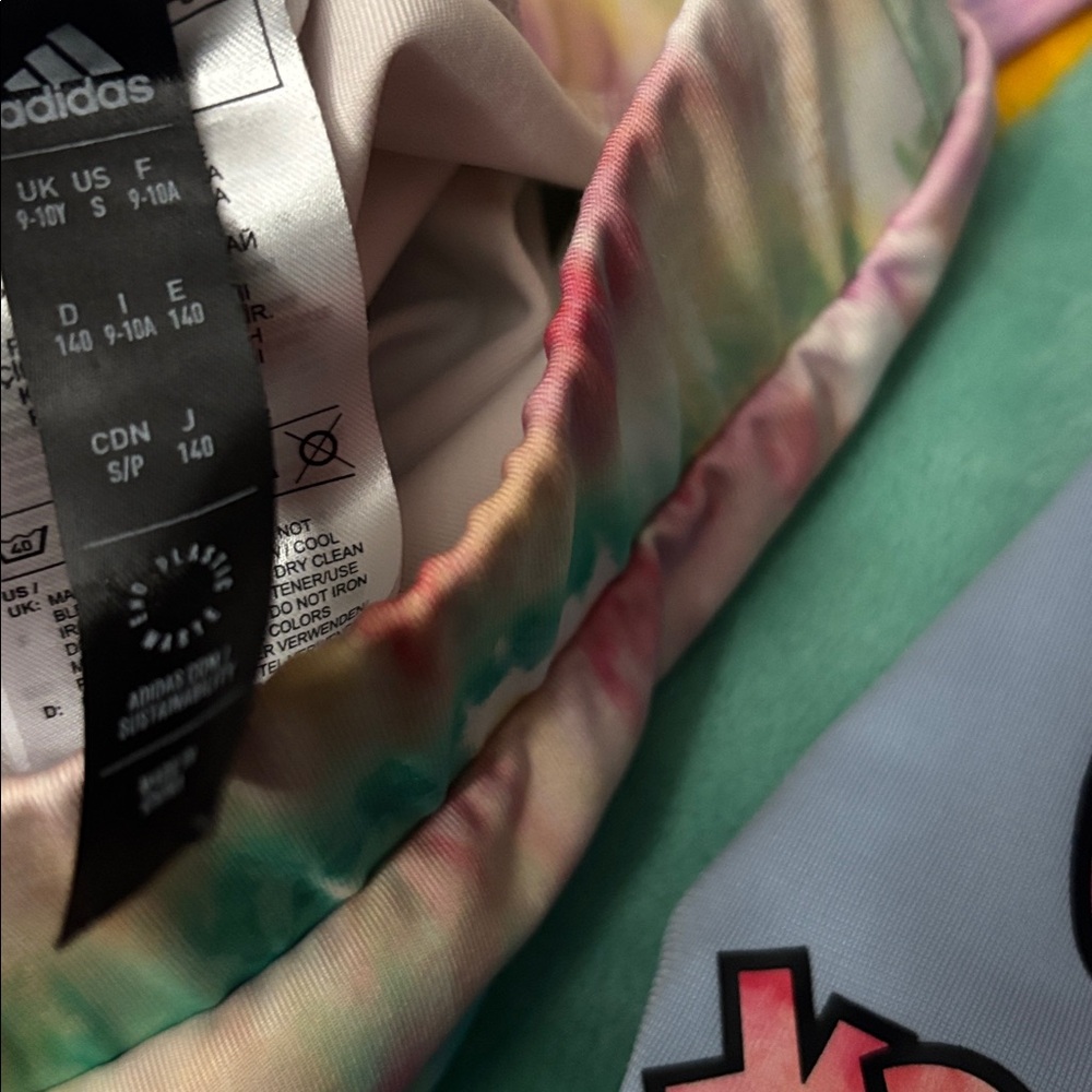 Adidas - Picture 6 of 7